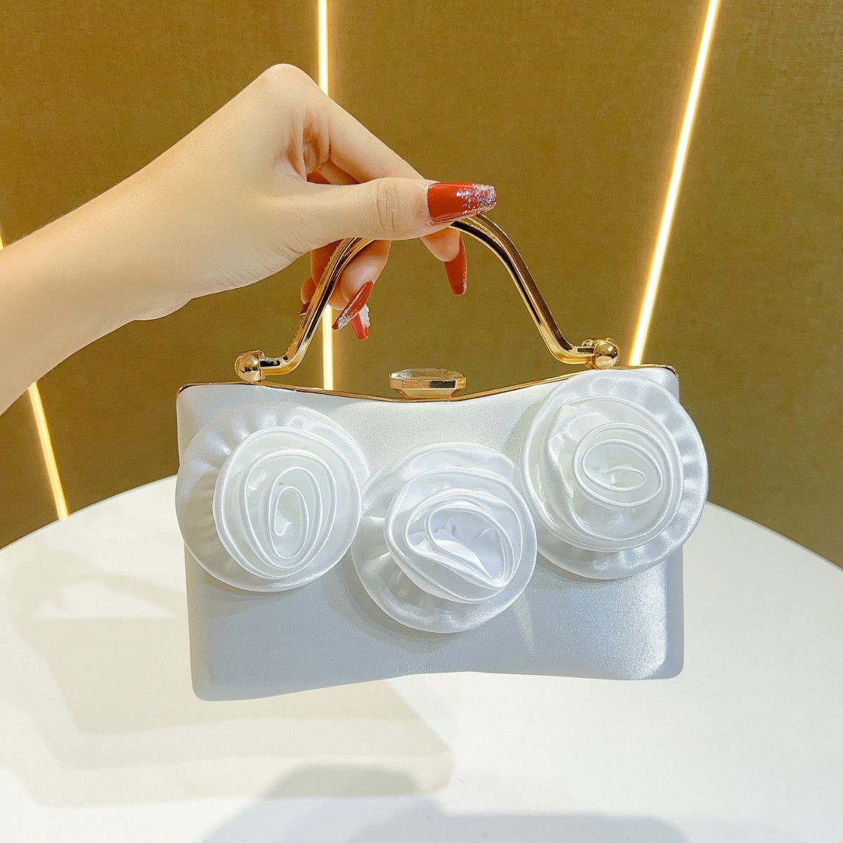New Silk Evening Clutch Women’ - đánh giá và giá Women'S Bags New Look