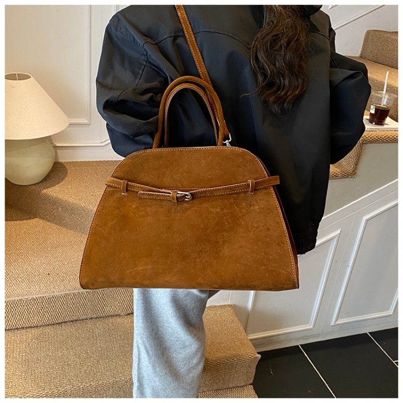 Structured dome-shaped handbag - đánh giá và giá Top Handle Structured