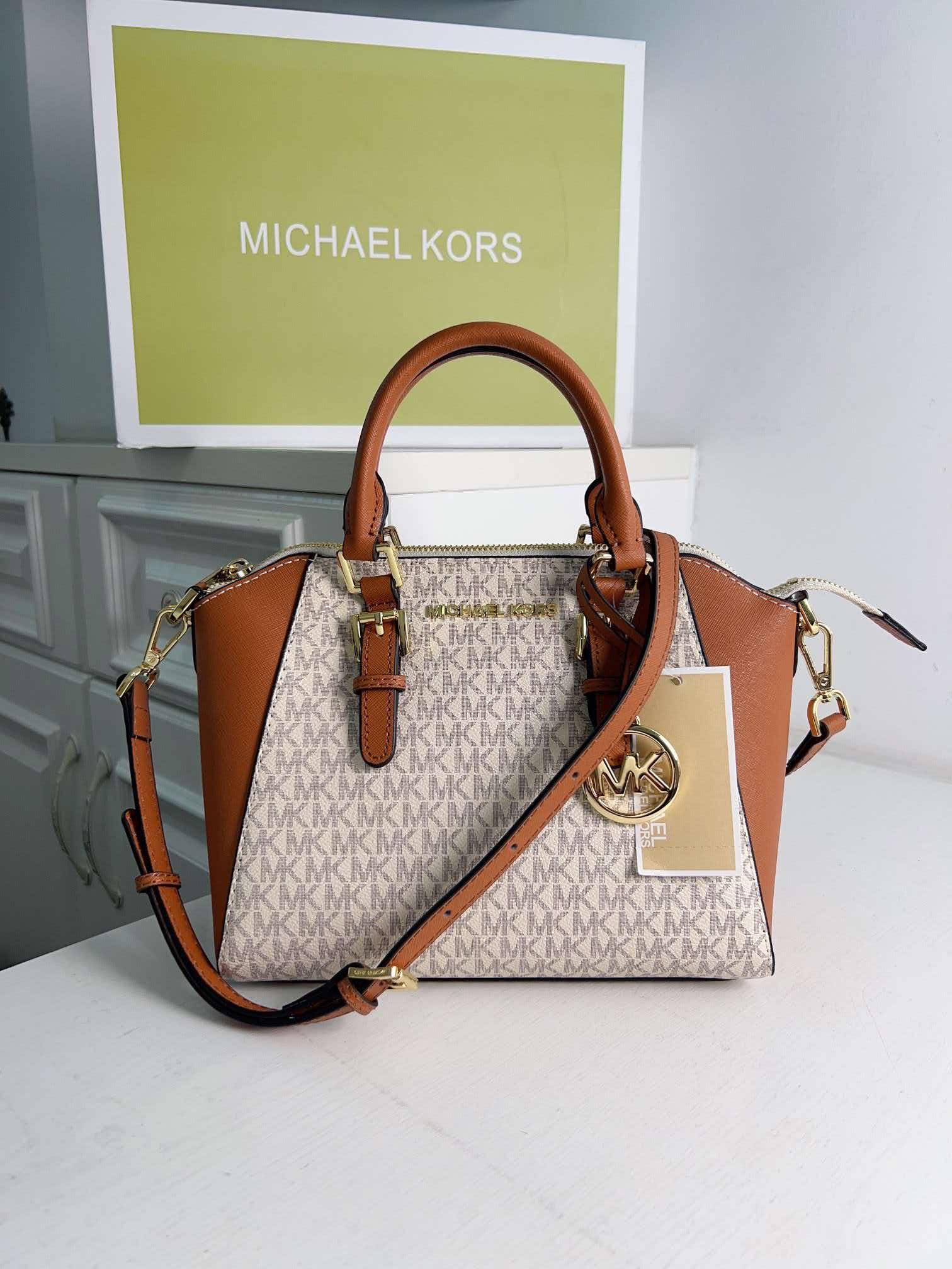 Brand new Michael Kors women's - đánh giá và giá Women'S Bags Michael Kors