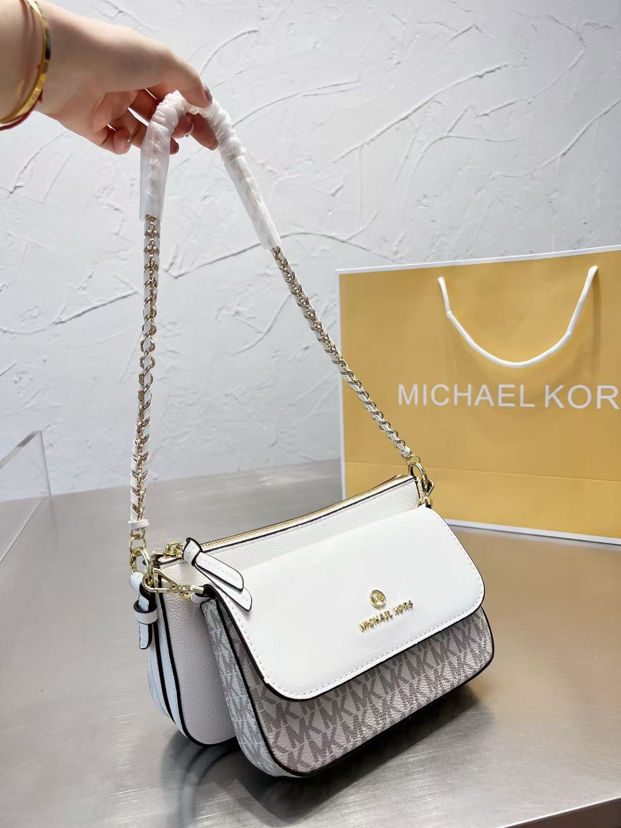 Brand new Michael Kors Ole Jet - đánh giá và giá Women'S Bags Michael Kors