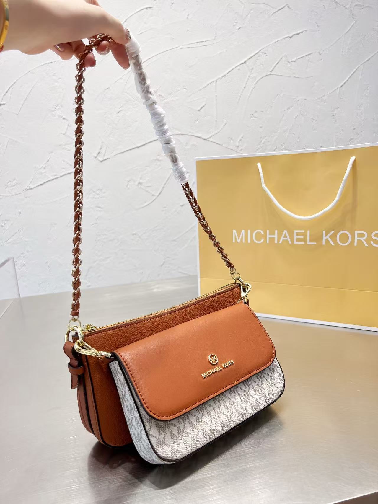 Brand new Michael Kors Ole Jet - đánh giá và giá Women'S Bags Michael Kors